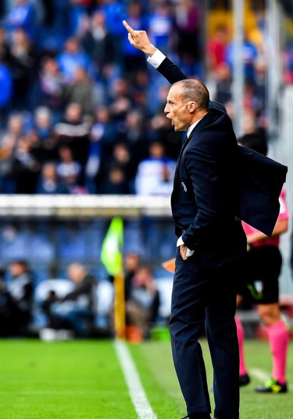 今晨体能课后,曼联伤情更新备战意大利杯,悬念犹存,团队化学反应显著 今晨体能课后,曼联伤情更新备战意大利杯,悬念犹存,团队化学反应显著